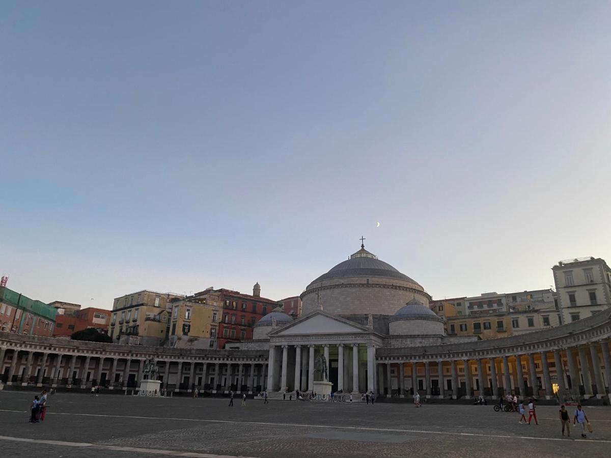 Casa Tiare, The Heart Of Piazza Plebiscito Lägenhet Neapel Exteriör bild